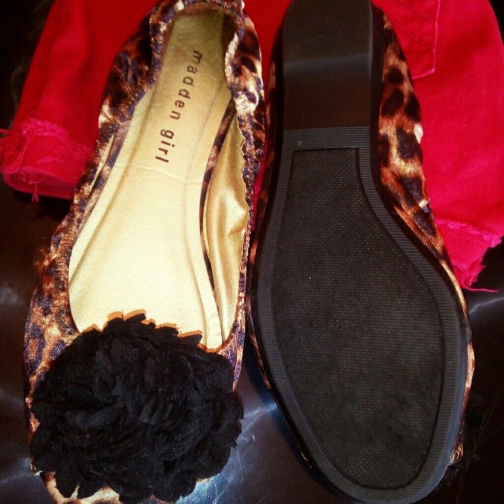 Madden Girl Animal Print Peep Toe Flats Size 6